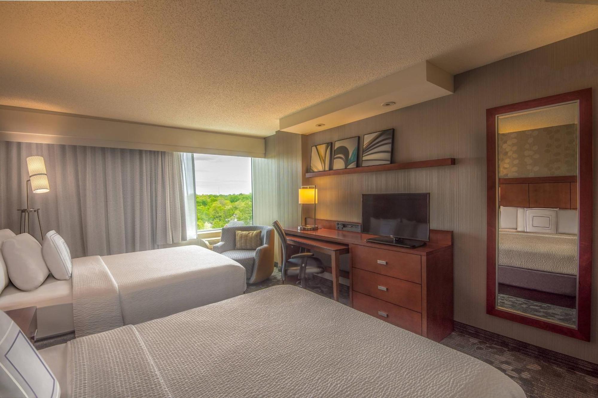 Courtyard By Marriott Bethesda Chevy Chase Ξενοδοχείο Εξωτερικό φωτογραφία