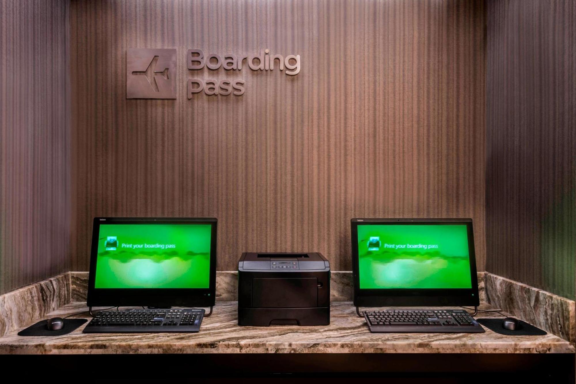 Courtyard By Marriott Bethesda Chevy Chase Ξενοδοχείο Εξωτερικό φωτογραφία
